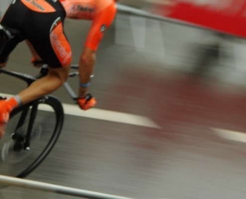 ¿EXISTEN RIESGOS A LA HORA DE HACER EJERCICIO AL AIRE LIBRE? cropped france tour bike 361818 h1 495x400 - ¿EXISTEN RIESGOS A LA HORA DE HACER EJERCICIO AL AIRE LIBRE?
