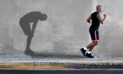 CÓMO REALIZAR EL ENTRENAMIENTO CRUZADO PARA OBTENER UN MAYOR NIVEL DE APTITUD FÍSICA EN DEPORTISTAS POPULARES cansancia físico2 495x300 - CÓMO REALIZAR EL ENTRENAMIENTO CRUZADO PARA OBTENER UN MAYOR NIVEL DE APTITUD FÍSICA EN DEPORTISTAS POPULARES