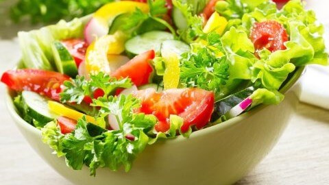 ¿QUÉ COMER TRAS UN DÍA DE COMIDAS NAVIDEÑAS? ensalada 480x270 - ¿QUÉ COMER TRAS UN DÍA DE COMIDAS NAVIDEÑAS?