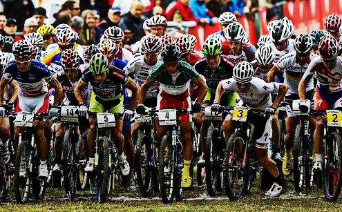 riders at the start line of the xco at val d isère 495x307 - LA GRANADA "El antioxidante del otoño"