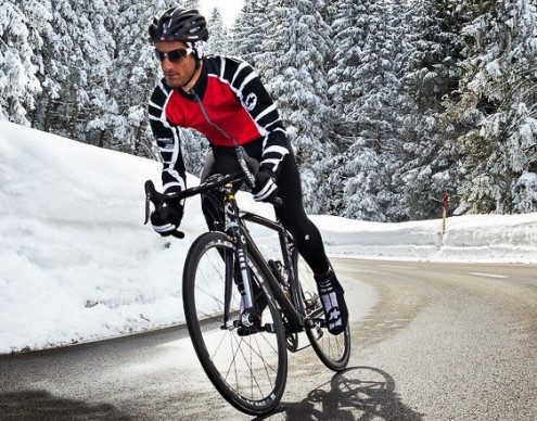 dedos frios ciclismo 1024x545 495x388 - LOS 5 MÉTODOS PRINCIPALES DEL ENTRENAMIENTO DE RESISTENCIA