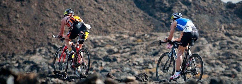 lanzarote 2 845x294 - ¿QUÉ ES MÁS EFICIENTE ESCALAR UN PUERTO DE PIE O SENTADO?