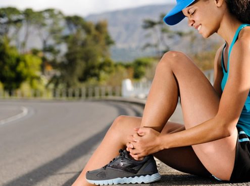 lesiones deportivas 495x370 - 10 CLAVES PARA TERMINAR CON ÉXITO UN TRIATLÓN DE LARGA O MEDIA DISTANCIA