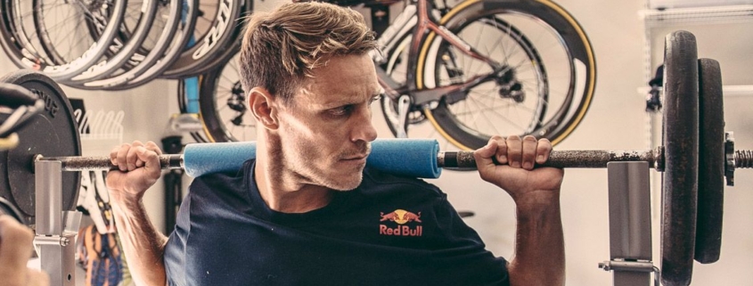 musculacion para ciclismo las 4 fases para hacerlo bien 845x321 - LOS TRES PILARES EN LOS QUE SE SOSTIENE LA PRETEMPORADA